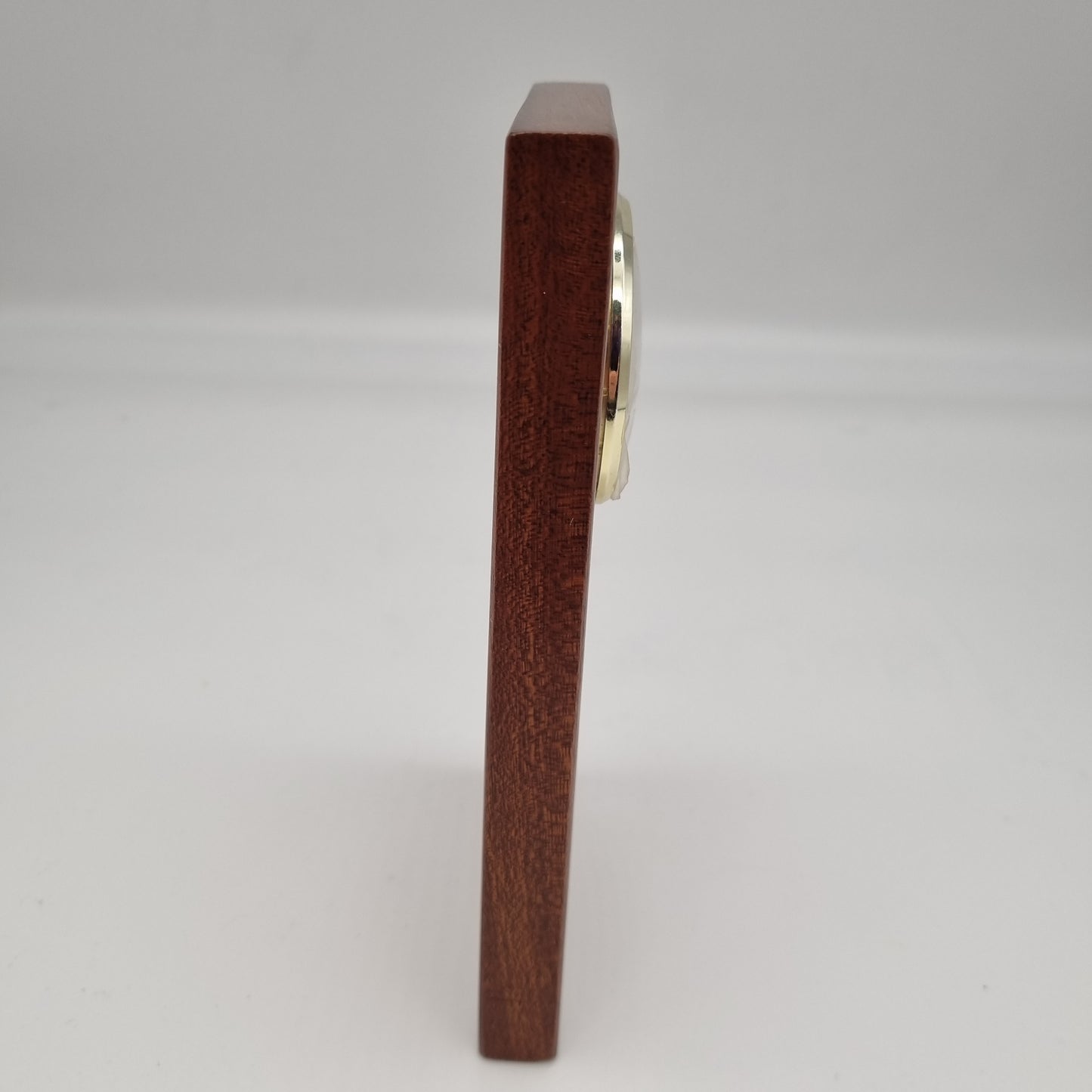desk clock side view